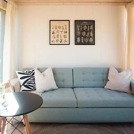 Palukuela Saunad Tiny House Kadaka - Sauna, Hot Tub Chalet *